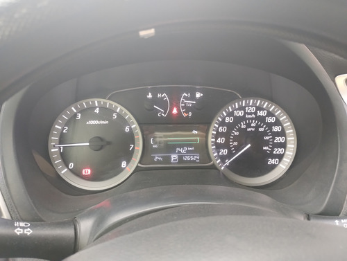 Nissan Sentra 1.8 Advance At