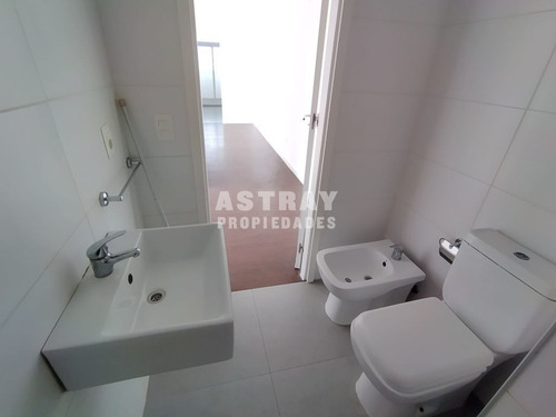 Imagen 8 de 14 de Apartamento En Venta De 2 Dormitorios En Unión (ref: Ast-2440)