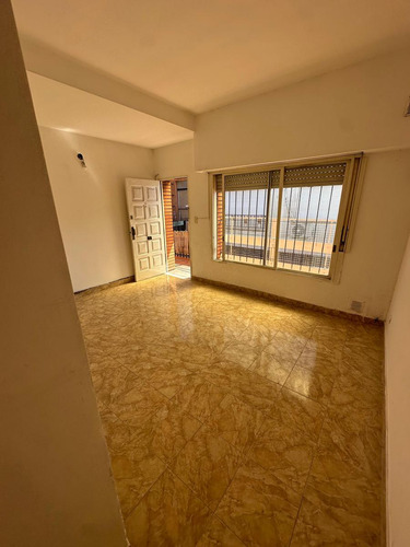 Venta Departamento De 2 Ambientes En Carapachay