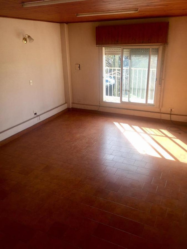 Imagen 11 de 20 de Venta - Galpón Vivienda Lote - Pilar