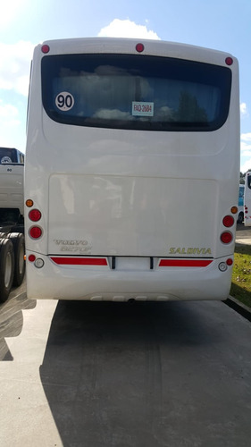 Imagen 2 de 11 de Bus Volvo B270r 4x2 Saldivia 48 Pasajeros
