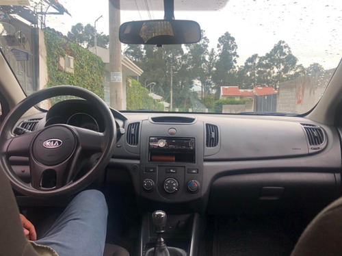 Kia Cerato Forte 2015, 80000km, Matriculado 2021, Negociable