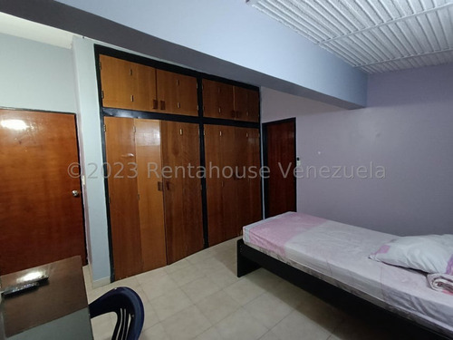 Rent-a-house Vende Hermosa Casa, En Los Samanes, Maracay, Estado Aragua, 25-13842 Gf.