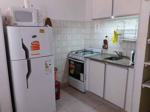 Imagen 4 de 10 de Depto P/b En Dos Niveles 2 Ambientes En Zona Centro A Metros Del Mar Muy Buen Estado Y Ubicaciòn