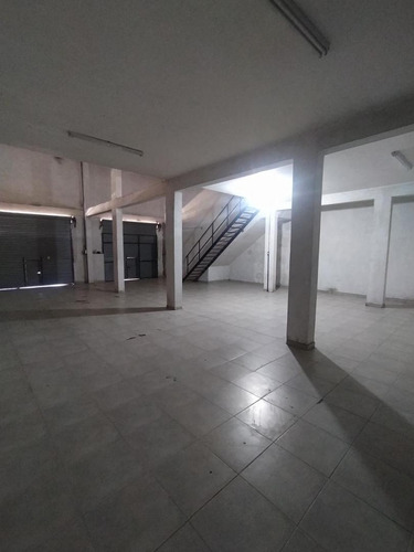Alquilo En Trujui Local O Galpon De 220m2 Cubiertos Sobre Lote De 10x15 Mas Entrepiso De 70m2 F: 10253