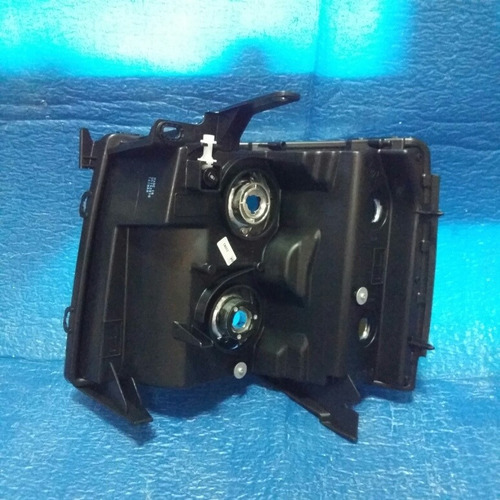 Faro Silverado Año 2008 Al 2015 Marca Tyc