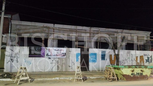Imagen 16 de 21 de Local A Estrenar, Con Amplio Patio Propio, Sobre Avenida 3. Villa Gesell