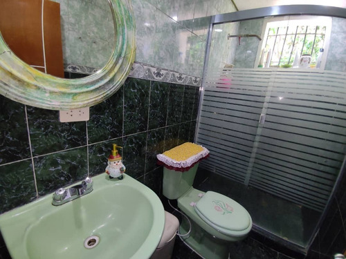 Imagen 13 de 19 de Se Vende Hermosa Moderna Y Remodelada Casa En Los Acuarianos El Limon Zona Aragua Buen Precio 04243785803