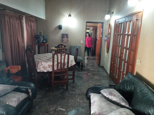 Imagen 3 de 21 de Venta Casa 4 Dorm. Lote 10x40 - 75 E/ 20 Y 21 - La Plata