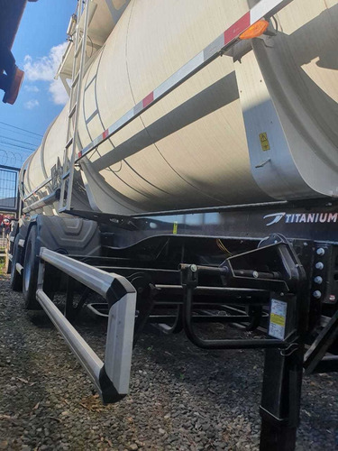 Imagem 5 de 10 de Carreta Tanque Vanderleia Noma Zero