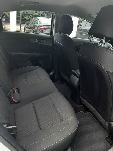 Imagen 10 de 12 de Kia Forte 2.0 Lx At 2020