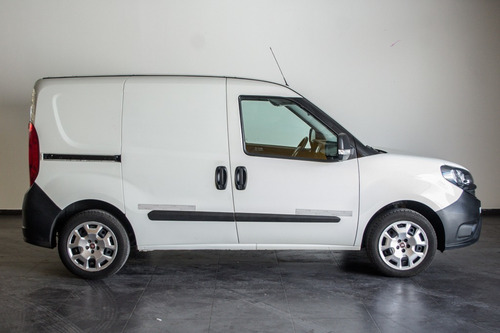 Imagen 2 de 9 de Fiat Doblo Cargo Active
