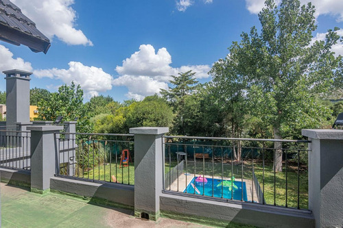 Imagen 21 de 30 de Venta · Casa En Barrio Ecológico De 242 M² Construidos, Jardín Y Pileta | Calles 460 Y 13c