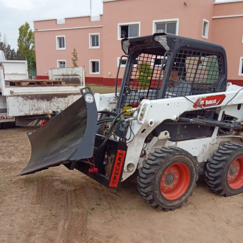 Implemento Nivelador Pecarí - Minicargadora