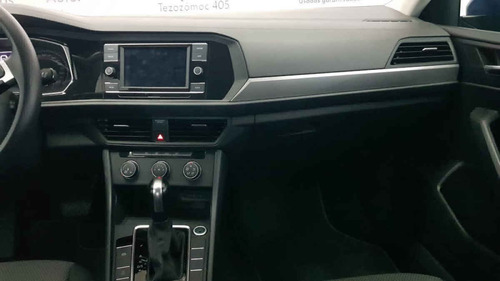 Imagen 10 de 15 de Volkswagen Jetta 2020 4p Trendline L4/1.4/t Aut
