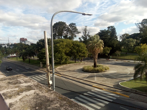 At. At. Desarrolladores, Constructoras. Inversionistas: Dueño Directo Vende Lote En Saavedra, Caba, Usaa, 1.400 Metros Construibles, Sobre Av. R. Balbin, Frente A Parque Sarmiento, Excelente !!