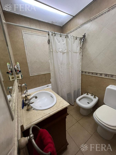 Venta Casa 5 Ambientes Con Cochera Y Patio En Villa Dominico