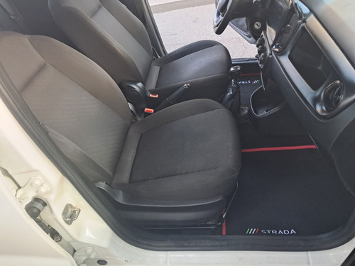 Fiat Strada 1.4 Endurance Cab. Dupla Flex 4p