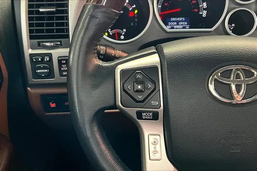 Toyota Sequoia 5.7 Plinum V8 At