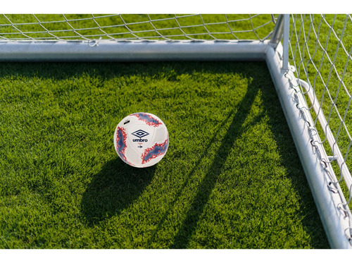 Pelota Futbol Umbro New Neo Swerve N°3 Para Entrenar Y Jugar