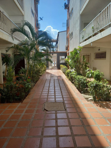 Apartamento En Puerto La Cruz ,r  Residencias El Maguey