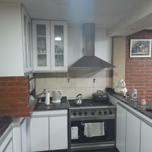 Casa En Venta Zona Word Villa Sarmiento Amplio Fondo, Pileta 8 X 4 Hermoso Barrio