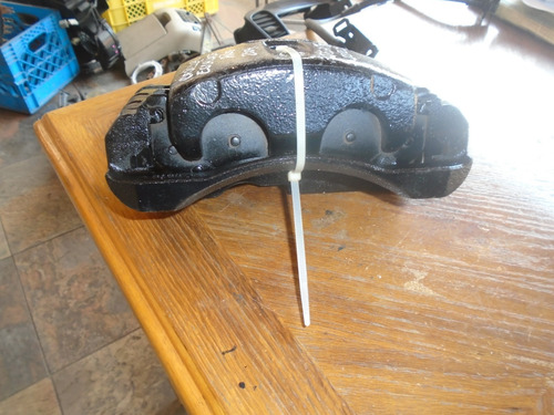 Vendo Caliper Delantero Derecho De Cadilac Escalade Año 2004