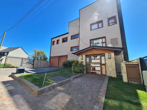 Departamento En Venta Ubicado En Centro De Bariloche, Bariloche