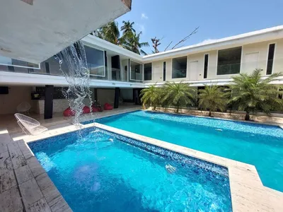 Hotel y resort en venta