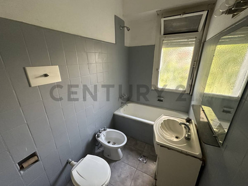 Venta Departamento 2 Ambientes Con Balcon - Flores