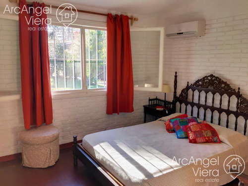Casa Con Piscina Climatizada En Punta Del Este, Zona Shopping