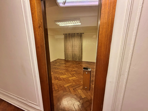 Jaime Eyzaguirre/alameda - Oficina 1er Piso 4 Privados+salon