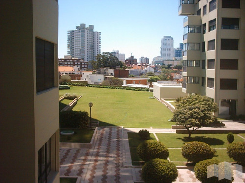Imagen 2 de 30 de Apartamento En Punta Del Este, Brava