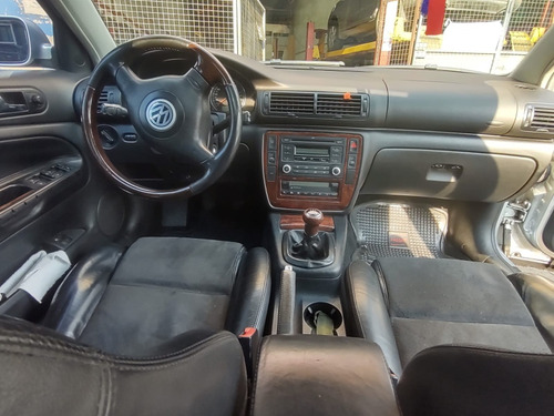 Volkswagen Passat V6 30v