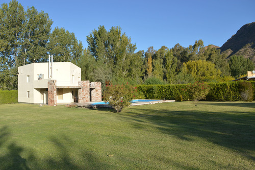 Casa De Campo En Barrio Privado Camino A Valle Grande