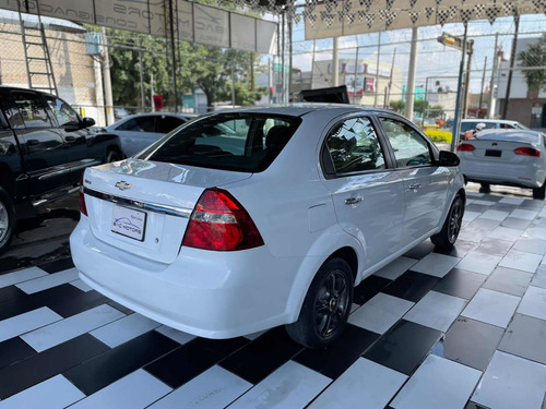 Imagen 2 de 11 de Chevrolet Aveo 1.6 Ls L4 At 2015