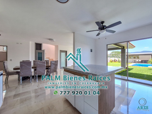 Casa Sola Con Alberca En Fraccionamiento Con Acceso Controlado, 4 Recámaras, 4.5 Baños, 3 Estacionamientos, Xochitepec, Morelos