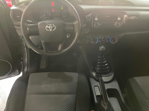 Imagen 13 de 15 de Toyota Hilux 2018 2.7 Cabina Doble Sr Mt