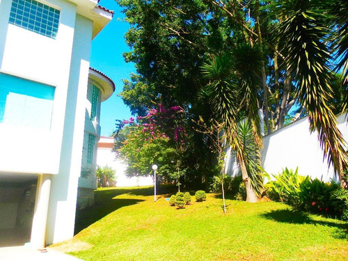 Imagem 1 de 23 de Casa Com Muita Área Verde Na Chacara Monte Alegre - Reo6036
