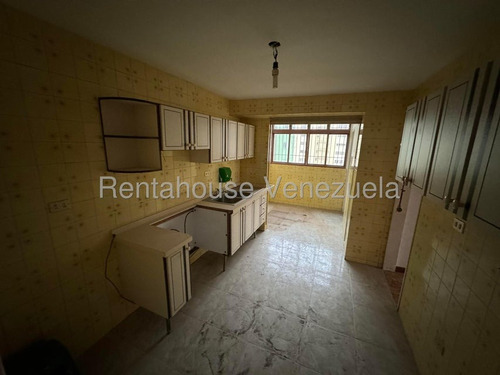 25-20457 Amplio Apartamento Muy Iluminado Y Bien Distribuido,