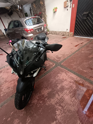Como Nueva, Poco Usada En Color Negra