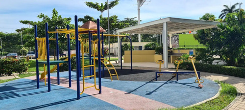 Imagen 12 de 16 de Alquiler Apartamento Vacacional En Ricaurte - Girardot Por Días, Completamente Dotado, Con Vista A Las Piscinas, Tv Satelital, Wifi Y Parqueadero Privado.