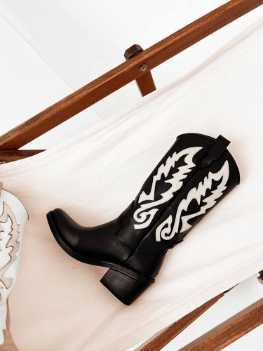Botas Texanas Mujer Cuero Caña Media Taco Foliado Malaga