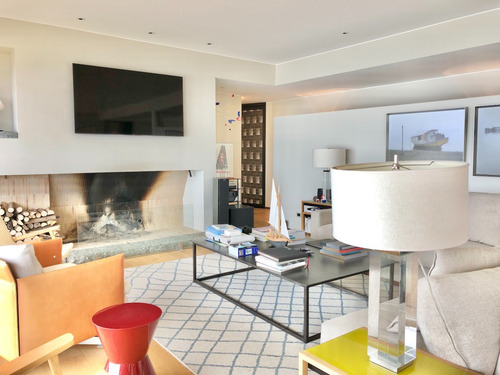 Maravillosa Y Fina Casa En Primera Línea En Venta