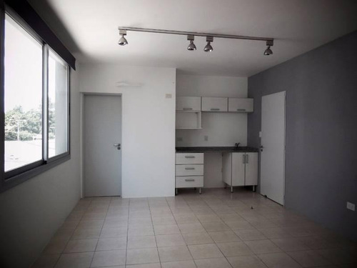 Imagen 7 de 11 de Compra Oficina Pilar Sobre Panamericana 60 M2