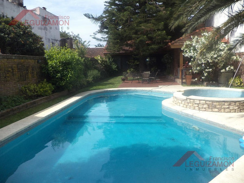 Imagen 3 de 20 de Chalet - 470m2 - De Categoria - Jardin Parquizado - Quincho - Piscina