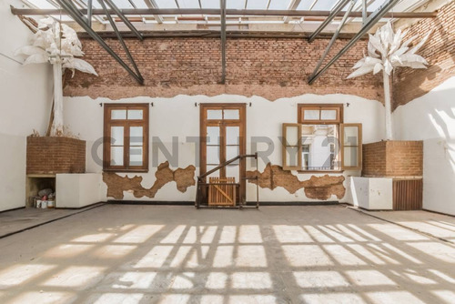 Excepcional Y Unica Propiedad Comercial En La Mejor Zona De San Telmo!!