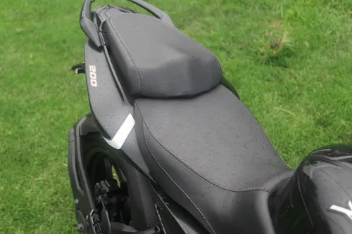 Pulsar Ns 200 Fi Negro Brillante Modelo: 2022