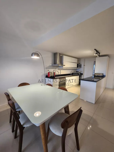 Apartamento En Venta En Torre Esmeralda De 3 Dormitorios , En Punta Del Este