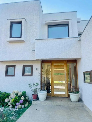 Vendo Parcela Con Hermosa Casa En Condominio